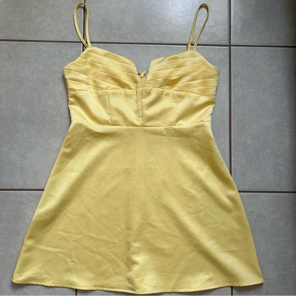 Della Mini Dress Butter Yellow - Picture 4 of 10